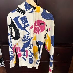 BARELY WORN NIKE HOODIE